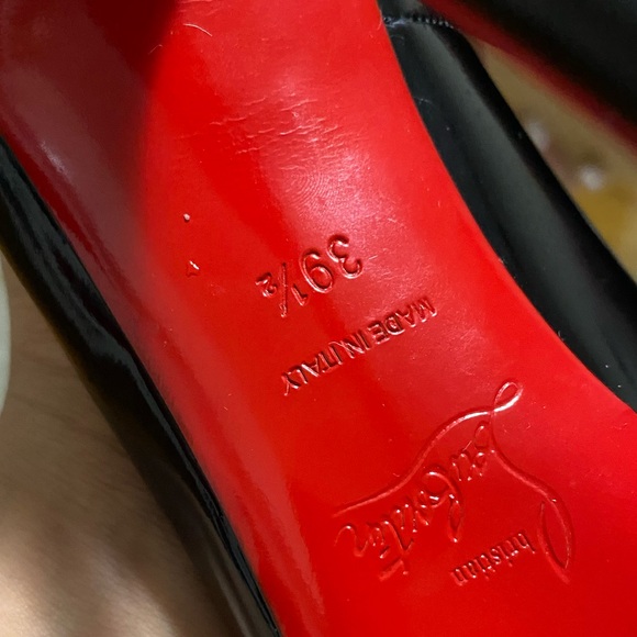 RED BOTTOMS CLASSIC 4.5 inch heels
Worn 1 time,  in excellent condition. - Picture 5 of 6